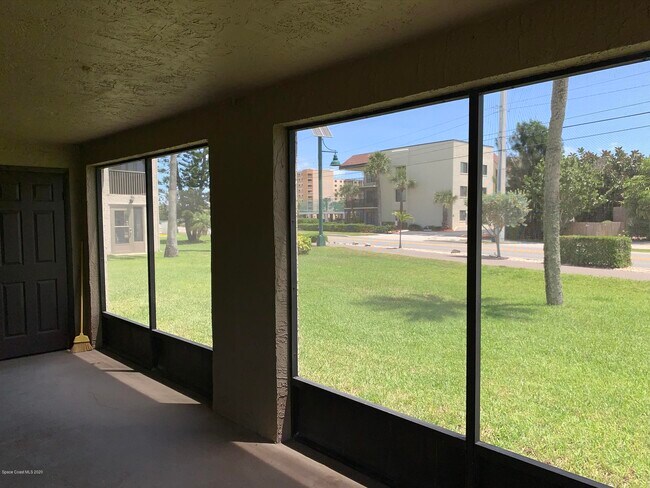 Building Photo - 7301 Ridgewood Ave