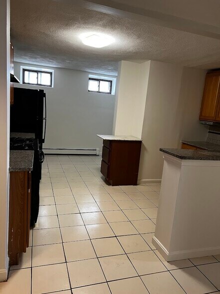 Kitchen - 82 Chestnut St