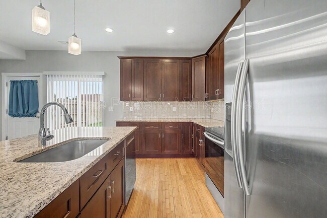 Building Photo - 5803 Poplar St