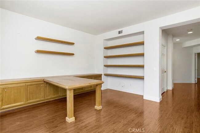 Building Photo - 11 Cipriani