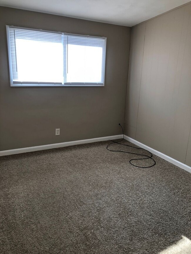 Building Photo - Coming soon! Bright and Spacious 4 Bedroom...