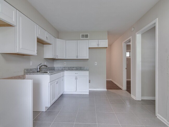 Building Photo - Beautiful Renovated 3 Bedroom 2 Bathroom in Whitehaven!