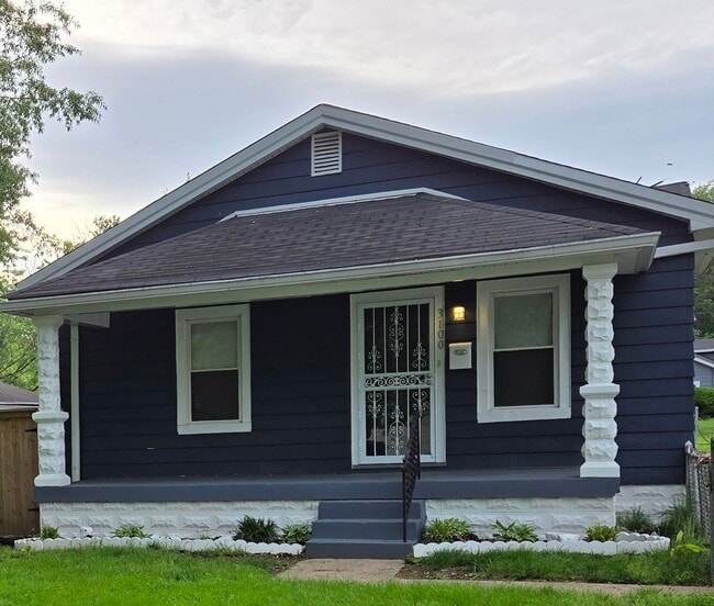 Building Photo - 3100 Montana Ave