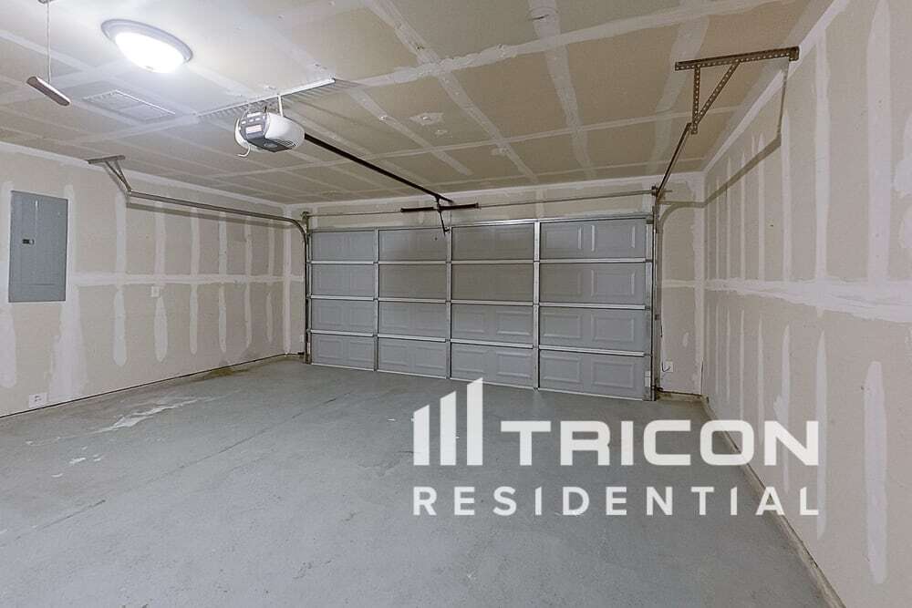 Building Photo - 2213 Wakecrest Dr