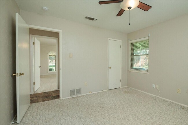 Building Photo - 624 Cimarron Trail