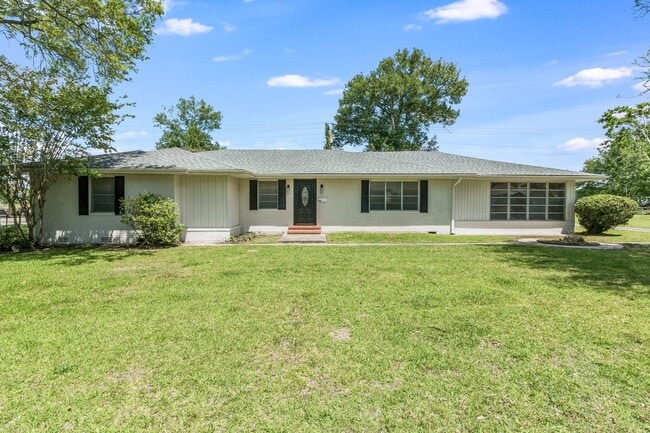 Primary Photo - 3 Bed/3 Bath House