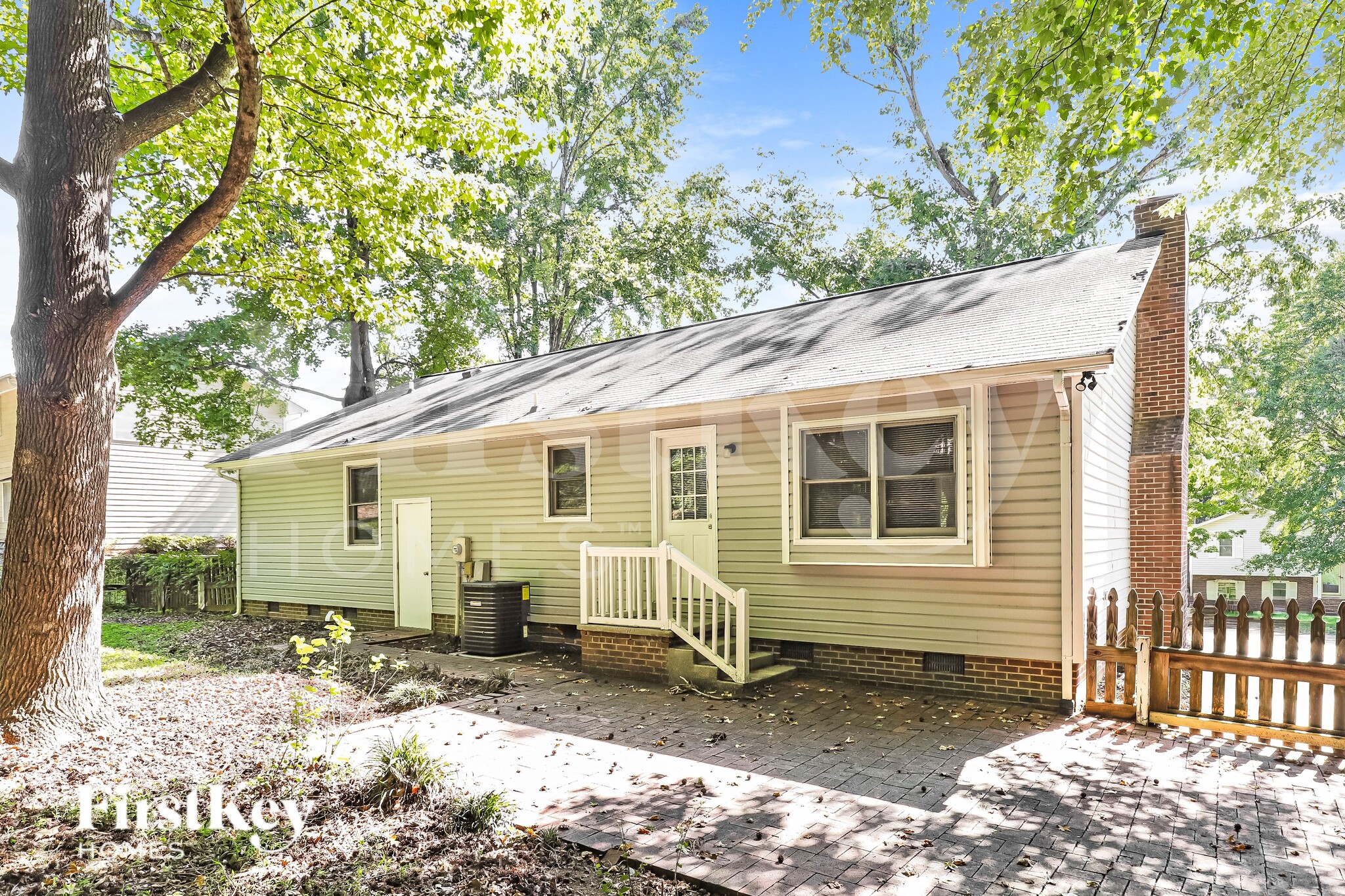 Building Photo - 3007 Amidon Dr