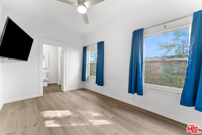 Building Photo - 33 Wavecrest Ave