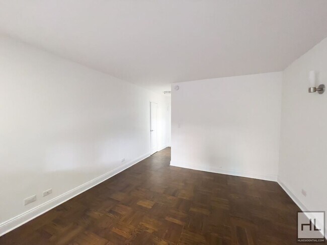 Building Photo - EAST 35 STREET