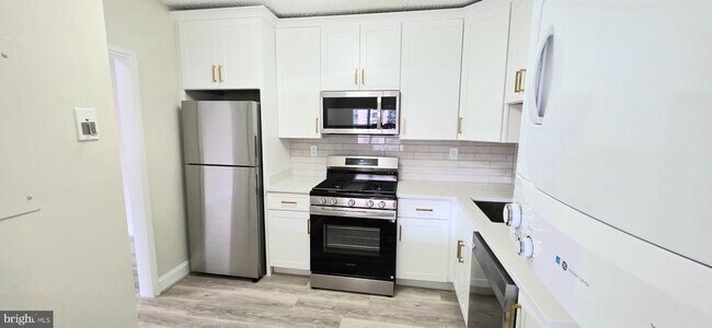 Building Photo - 3701 S George Mason Dr
