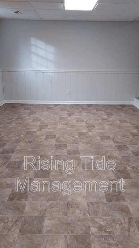 Building Photo - 3130 Sleepy Hollow Dr