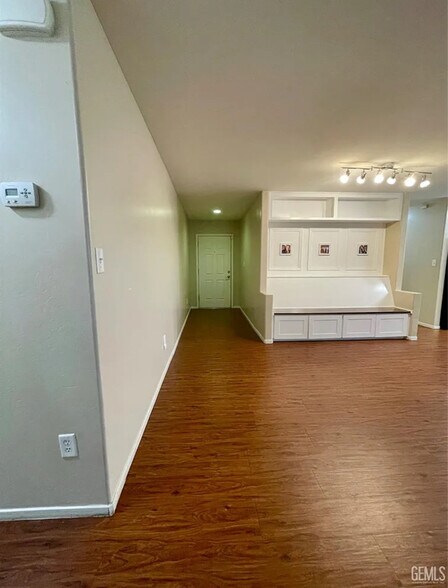Building Photo - 5429 White Wheat Ave