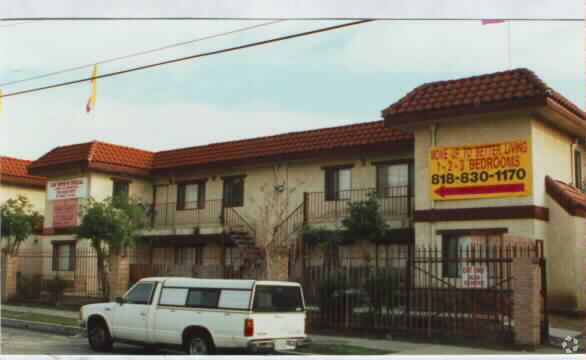 Building Photo - Burnet Apartments