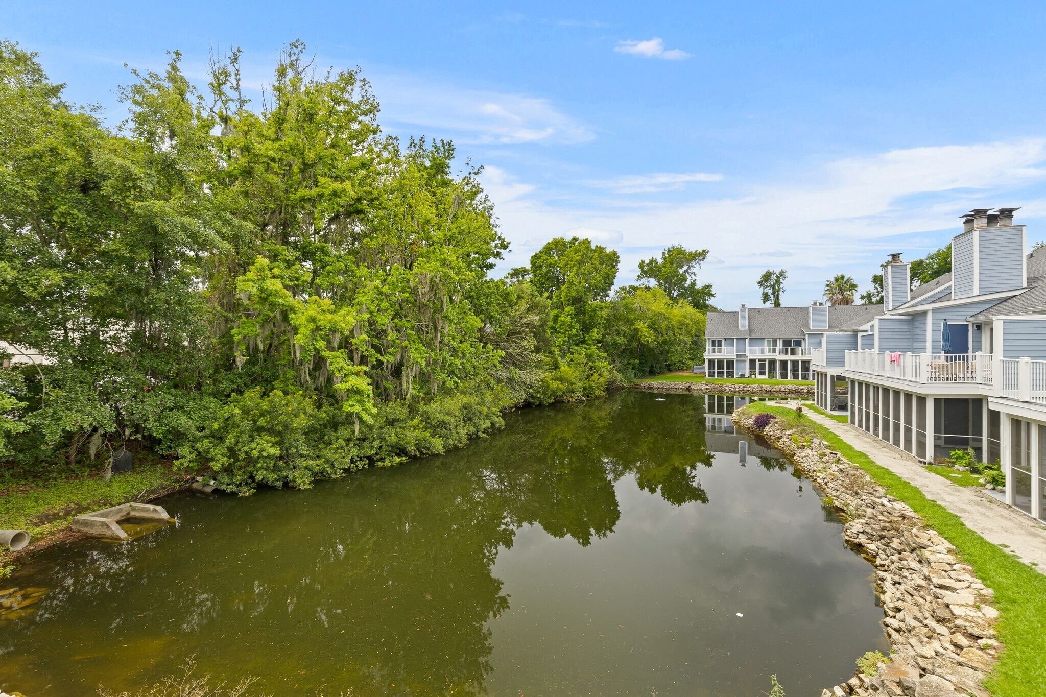 Building Photo - 850 Ilex Ct