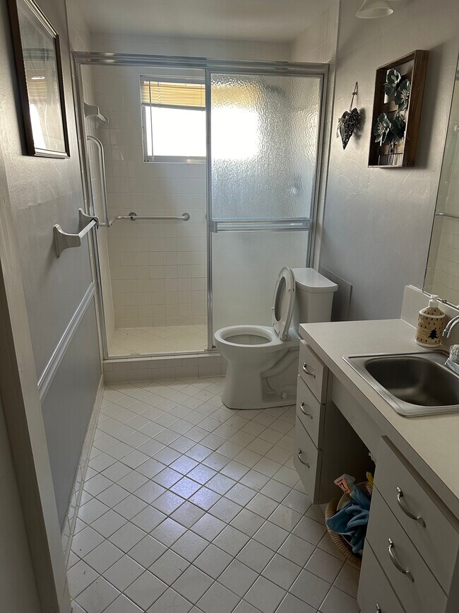 Building Photo - 5920 18th St N