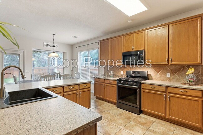 Building Photo - 1306 Alpine Pond