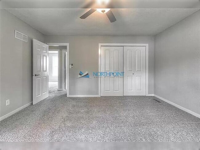 Building Photo - 4 bedrooms, 3 baths gorgeous Parkville home