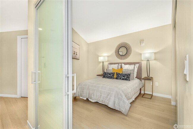 Building Photo - 1Bd/1Ba Seattle Condo