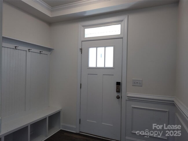 Building Photo - 2153 Bexar Trl
