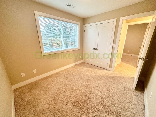 Building Photo - Gorgeous, Custom-designed 4-Bedroom Contemporary Townhouse on 3 Levels