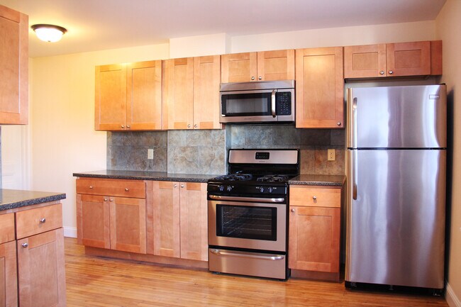 Building Photo - 147 N Union St