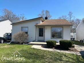 Building Photo - Beautiful 2 Bedroom 1 Bathroom now available for rent!