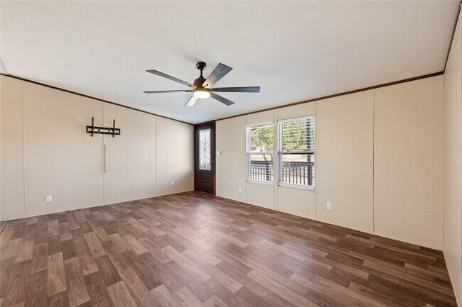 Building Photo - 624 S Old Stagecoach Rd