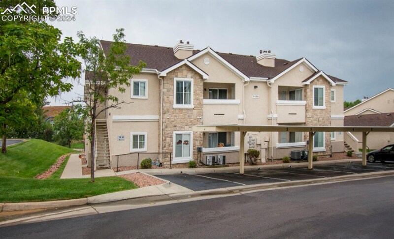 Primary Photo - 3830 Strawberry Field Grove