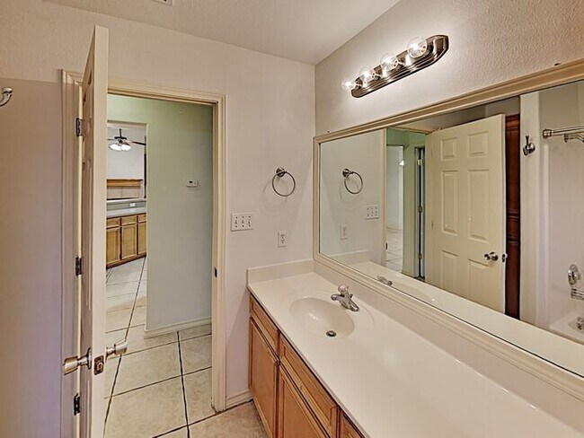 Building Photo - No Application Fees* $500 Off 1st Month - ...