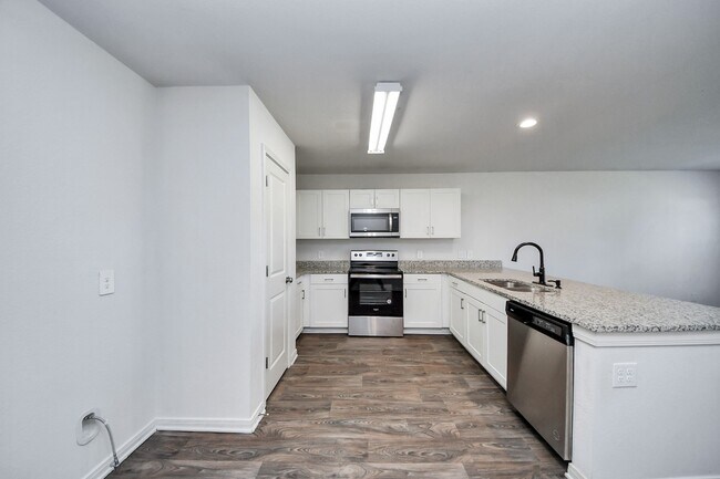 Building Photo - 164 Goldenrod