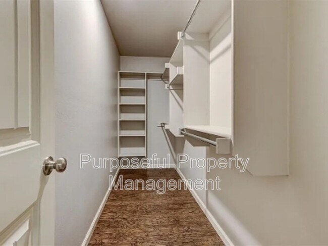 Building Photo - 4313 Edinburg Way