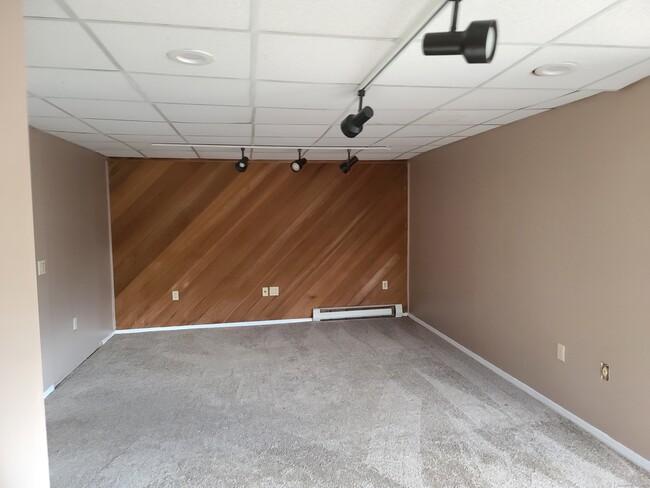 Building Photo - 155 Flanders Rd