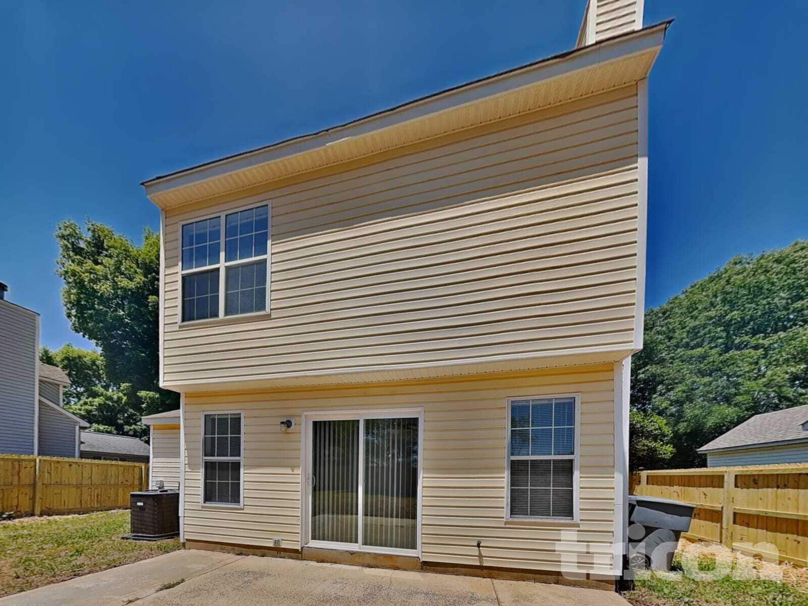 Building Photo - 11136 White Stag Dr