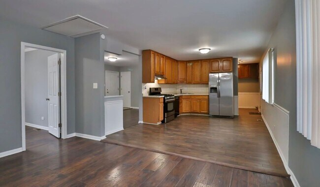 Building Photo - Charming 4-Bedroom Ranch in Sauk Village