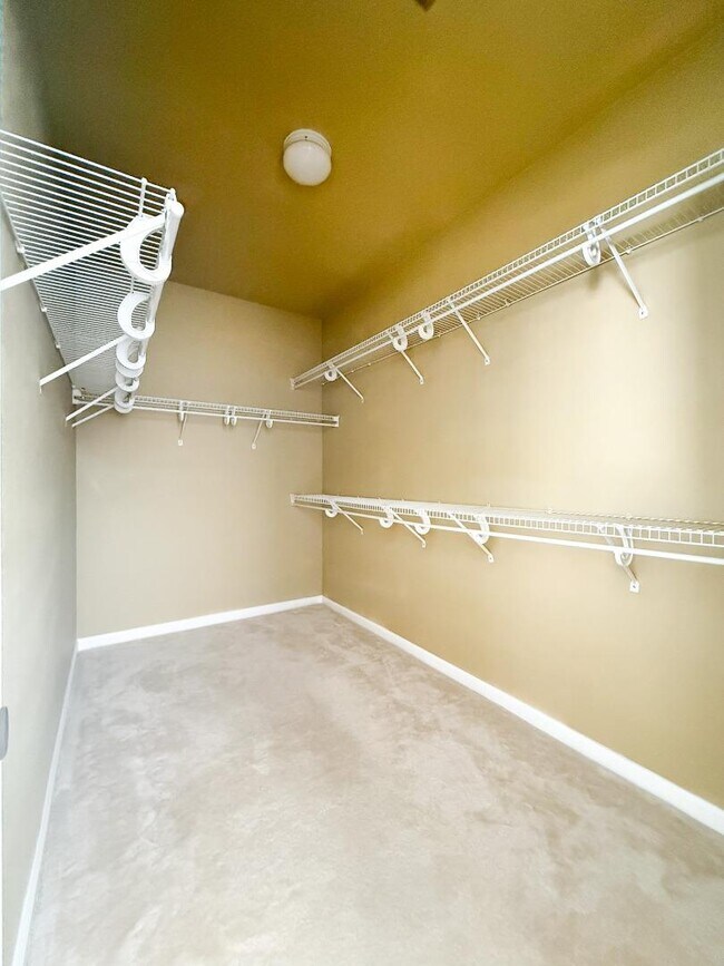 Building Photo - 15 Parkridge Cir