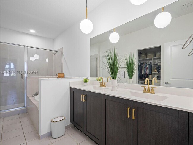 Building Photo - 1411 SE 26th Rd