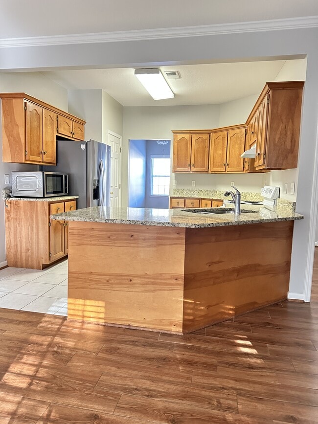 Building Photo - 525 Hackberry Ridge Cove