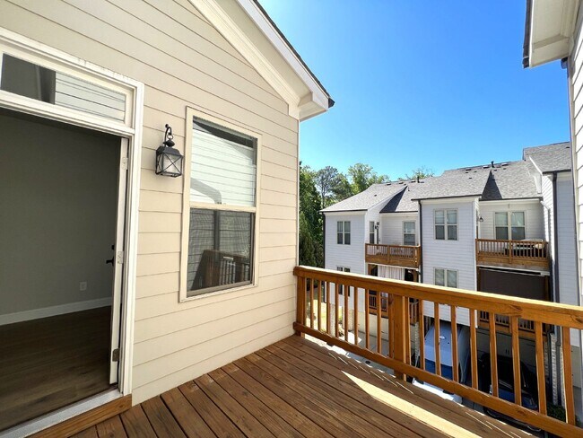 Building Photo - 4353 Parkside Pl