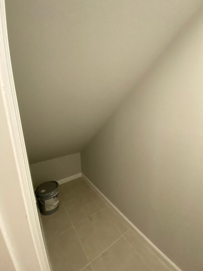 Building Photo - 3 Bedroom 2.5 Bath Townhouse in Eden at Cr...