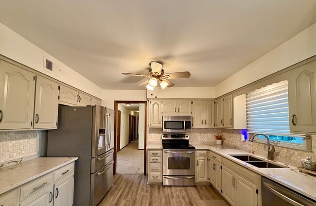 Building Photo - 8238 Parkhill Cir