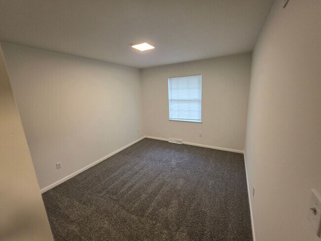 Building Photo - 4209 Defoe Dr