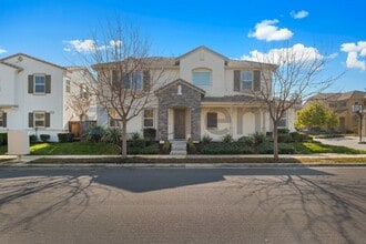 Building Photo - 2060 Salice Wy