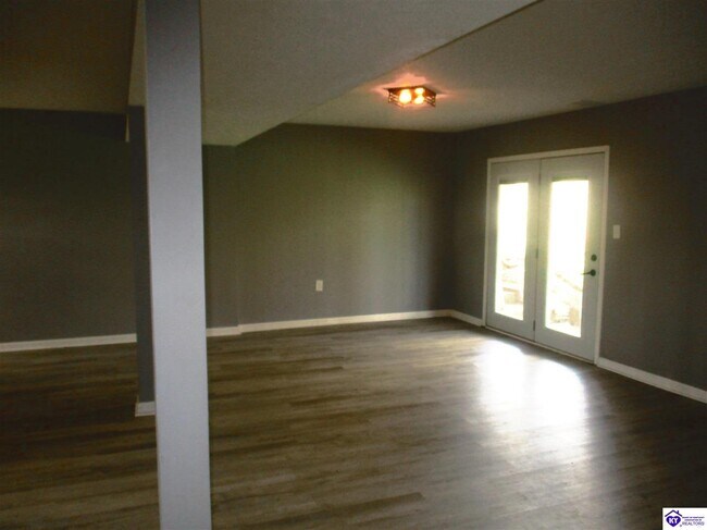 Building Photo - 609 Foxfire Rd