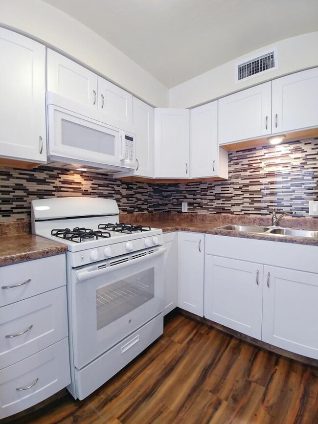 Building Photo - 1021 Coal Ave SW