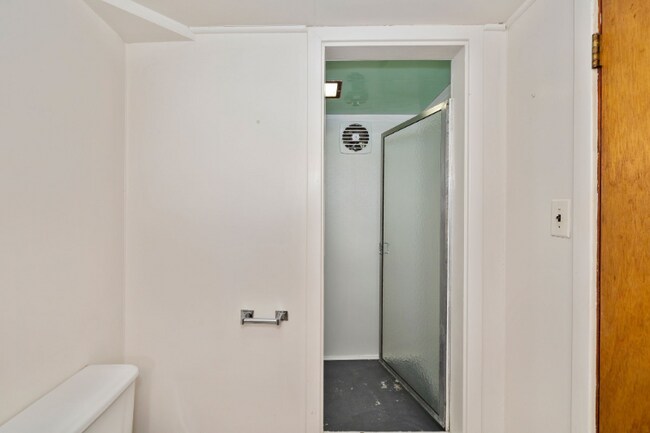 Building Photo - 1613 Scott Pl