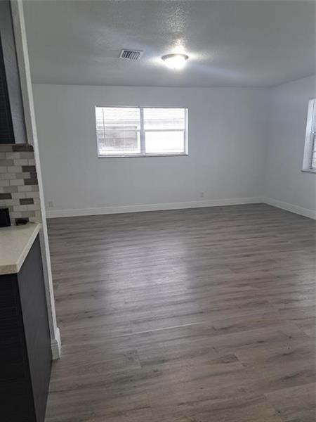 Building Photo - 980 SW 76th Ave