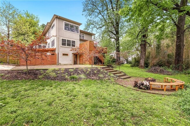 Building Photo - 402 W Ila St