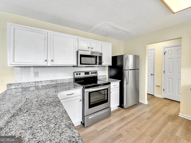 Building Photo - 517 Cascade Walk