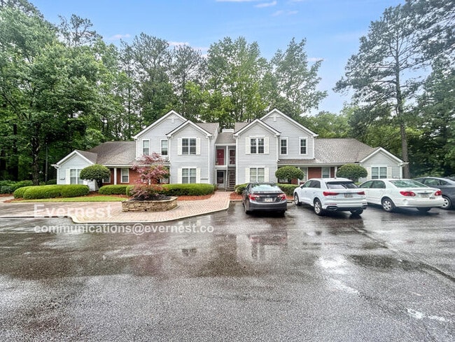 Building Photo - 2016 Henderson Cir