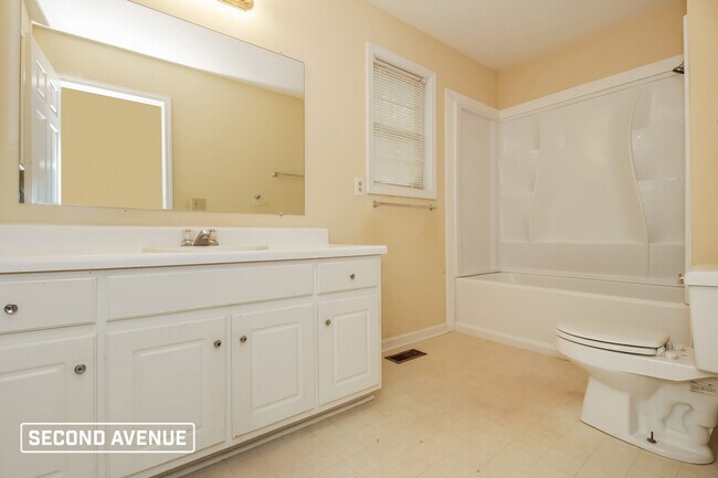 Building Photo - 430 Eagles Nest Cir